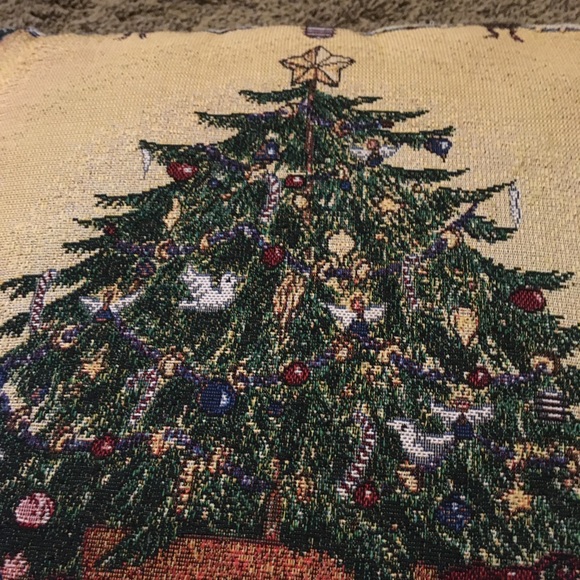 Christmas Tapestry Throw Pillow Christmas Tree & Presents 16"signed Wendy Wegner - Picture 6 of 10